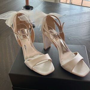 Badgley Mischka bow heels